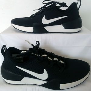 Women's Nike Shoes Size 7.5